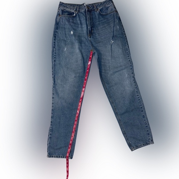 BDG High Rise Mom Jean in Medium Wash Size 31 - Picture 2 of 5